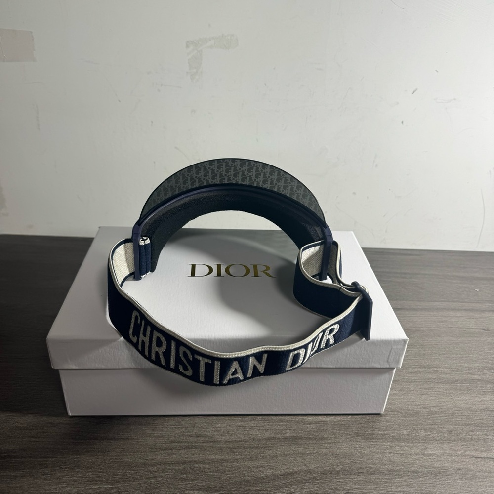 Dior hat - Picture 4 of 6